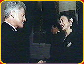 Lynda and President Clinton.