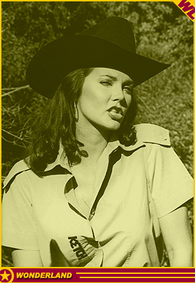 LYNDA CARTER -  1978 by Editorial Julio Korn S.A.C.I.F. /  2004 The Wonderland Collection.