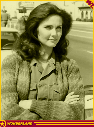 LYNDA CARTER -  1982 by Tony Esparza / CBS-TV.