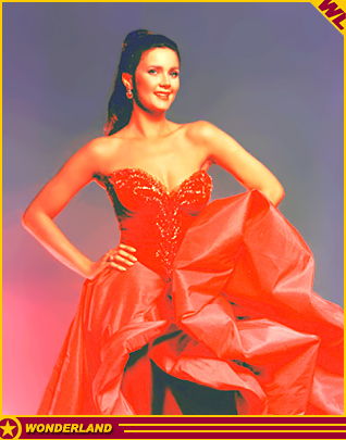 LYNDA CARTER -  1980 by Tony Esparza.